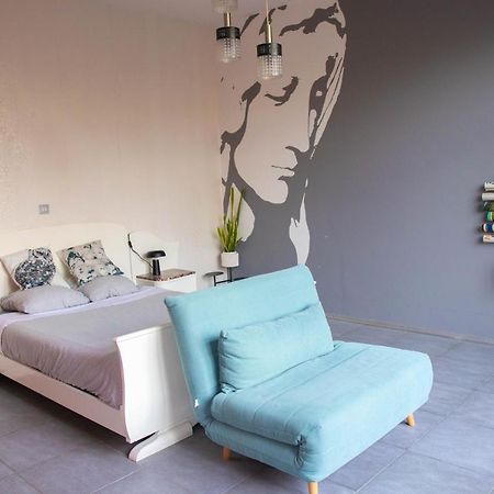 Plant Based B&B Central บรูจส์ ภายนอก รูปภาพ